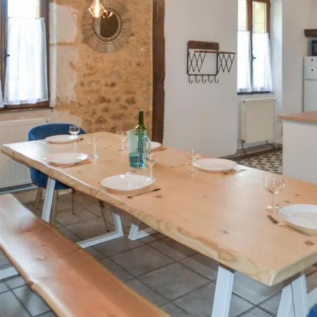 Holiday home Lovely In With Kitchen