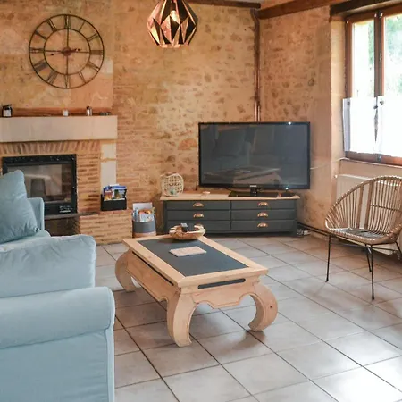 3 Bedroom Cozy In Cénac-et-Saint-Julien