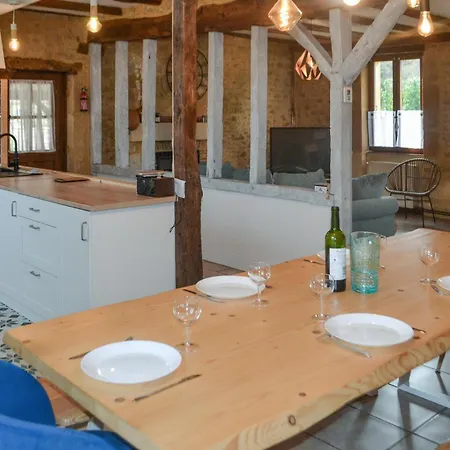 Holiday home Lovely In With Kitchen