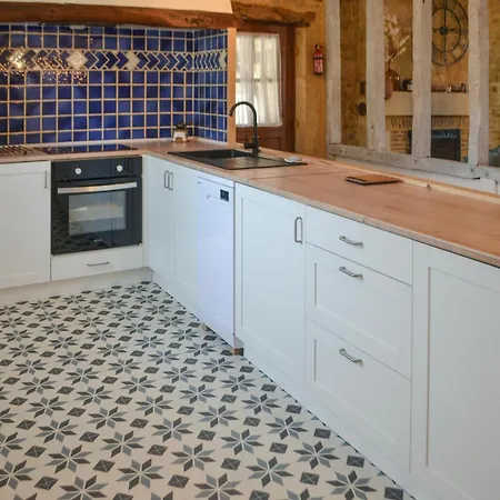 Lovely In With Kitchen Holiday home