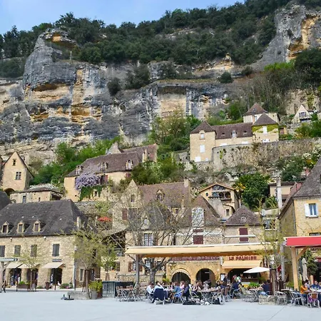 Lovely In With Kitchen Holiday home Cenac-et-Saint-Julien